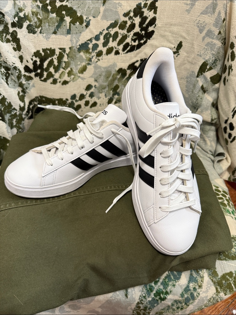 adidas White Sneakers with Black Three-Stripes - Men's Low Top